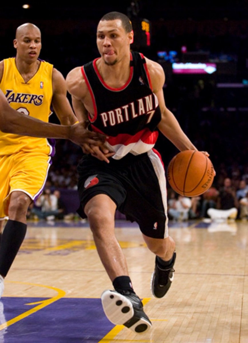 他们一起离 他们一起离