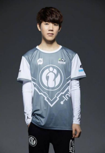 她将首个8