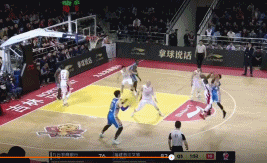 体与草丛调